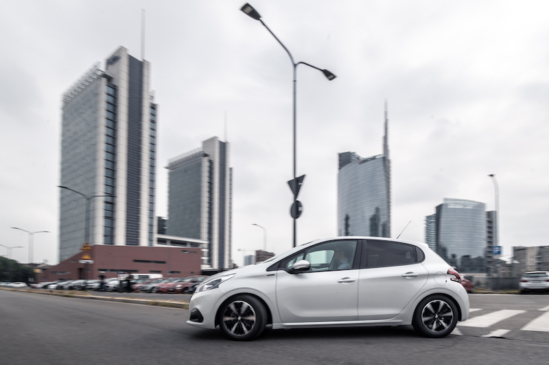 Peugeot 208 Signature, la nuova serie speciale