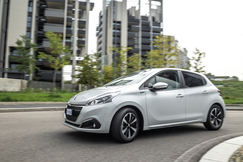 Peugeot 208 Signature, la nuova serie speciale