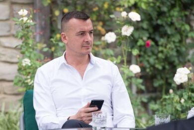 Genova, Rocco Casalino: “Chiedo scusa: mai voluto offendere”