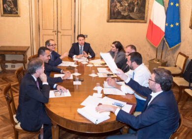 Governo, Conte dopo il vertice: “Manovra per accelerare discesa debito/Pil”