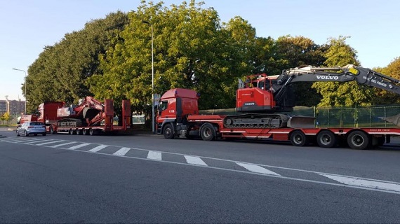 500Tony, blitz Polizia nel suo campo rom: “Ora baby rapper ai servizi sociali” 500Tony, blitz Polizia nel suo campo rom: “Ora baby rapper ai servizi sociali”