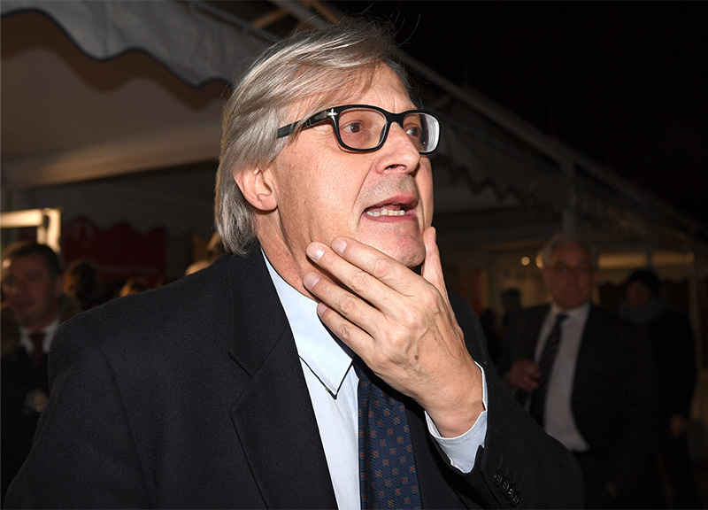 Berlusconi da Putin, ma prima la mostra di nudi a Sutri con Sgarbi sindaco