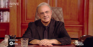 Crozza/De Luca: “Casalino? Sull’Iphone è Siri che chiede a lui le cose”