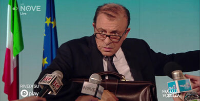 Crozza/Tria ostaggio della conferenza stampa