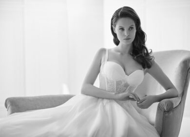 L’abito bianco di Maison Signore in passerella alla Bridal Fashion di New York