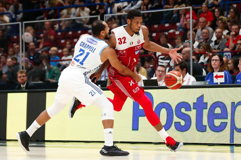 Olimpia Milano-Brindisi 103-92, Mike James show al Forum Olimpia Milano-Brindisi 103-92, Mike James show al Forum