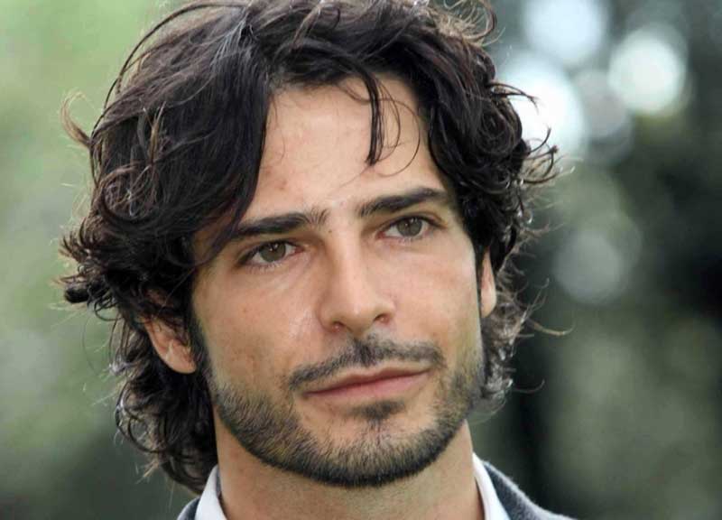 Roma, a Tor Bella Monaca non piove mai. Marco Bocci e Laura Chiatti, il ciack Roma, a Tor Bella Monaca non piove mai. Marco Bocci e Laura Chiatti, il ciack