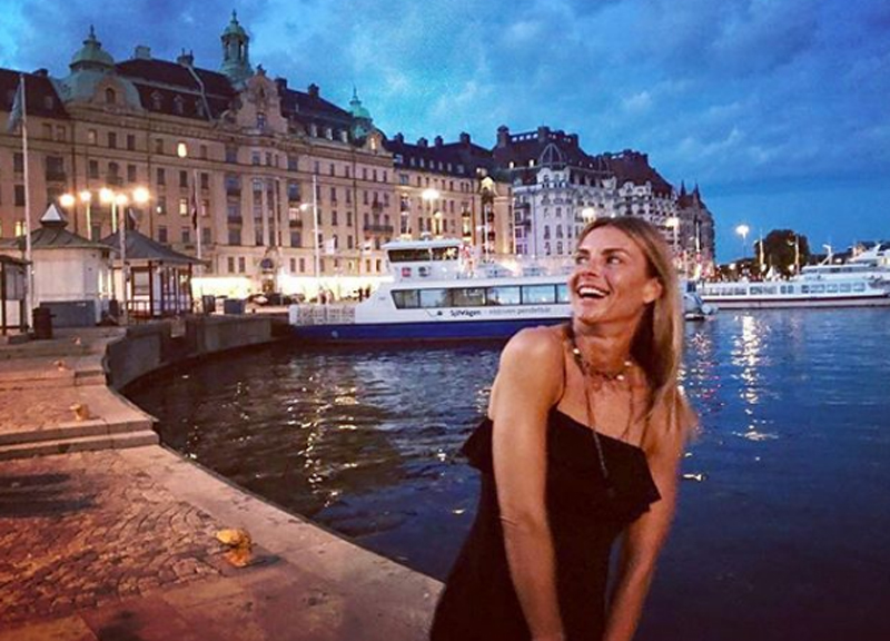 Martina Colombari sulle orme di Costacurta per il rilancio del calcio in rosa Martina Colombari sulle orme di Costacurta per il rilancio del calcio in rosa