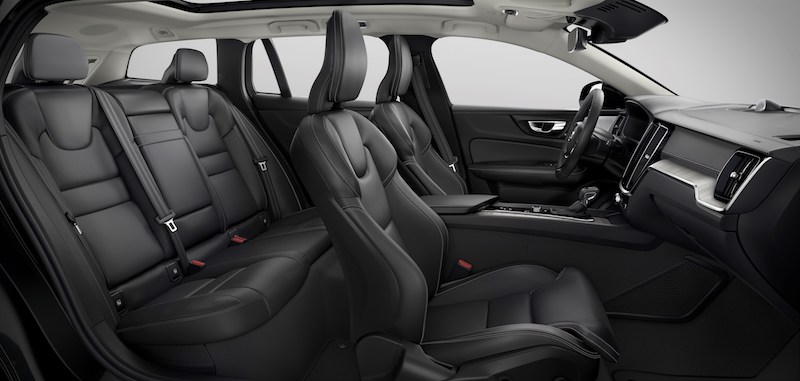 Debutta la nuova Volvo V60 Cross Country. Debutta la nuova Volvo V60 Cross Country.