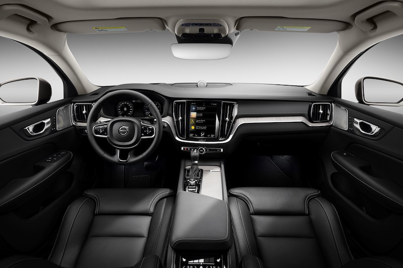 Debutta la nuova Volvo V60 Cross Country. Debutta la nuova Volvo V60 Cross Country.