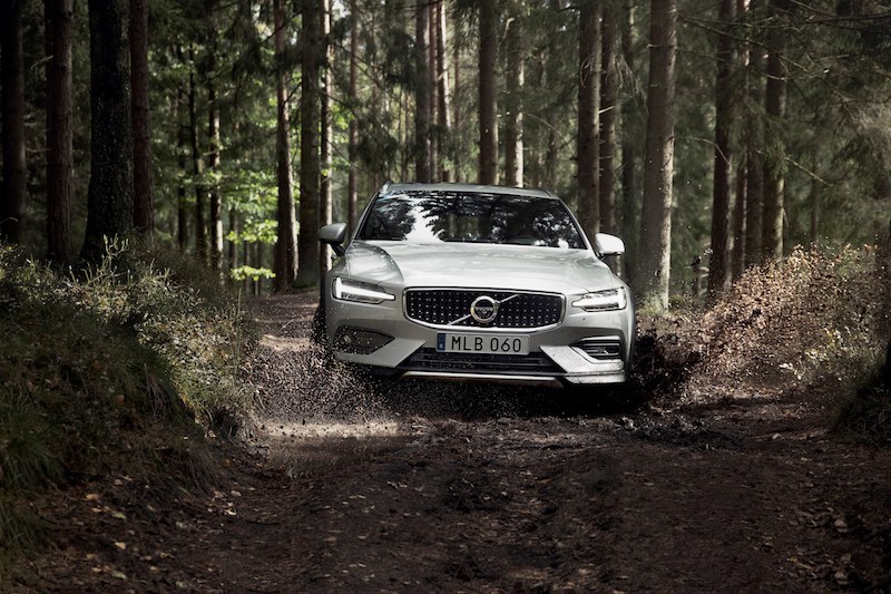 Debutta la nuova Volvo V60 Cross Country. Debutta la nuova Volvo V60 Cross Country.