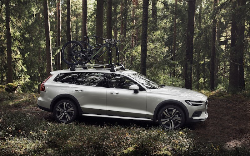 Debutta la nuova Volvo V60 Cross Country. Debutta la nuova Volvo V60 Cross Country.