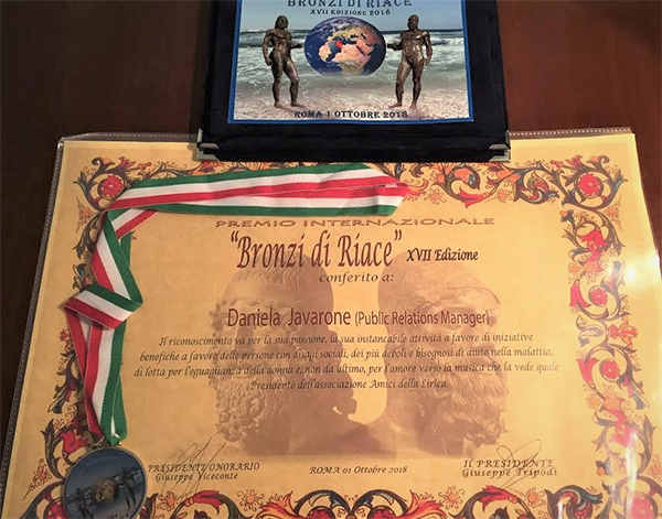 Daniela Javarone riceve PREMIO INTERNAZIONALE BRONZI DI RIACE,