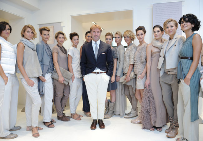 Galleria foto 'Borsa, il lusso non è più di moda. Ko di Tod’s, Prada, Cucinelli e Moncler' - foto 1