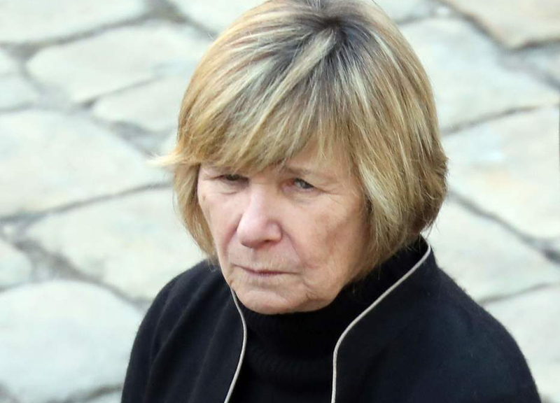 Macron trema: nuovo caso su Mimi, la regina del gossip usata come consulente Macron trema: nuovo caso su Mimi, la regina del gossip usata come consulente