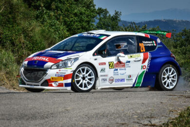 36° RALLY DUE VALLI: Andreucci  e la sua Peugeot in lotta  per il titolo