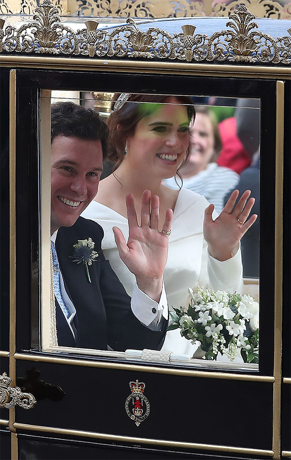 Royal Family News: il vento alza la gonna di Kate Middleton. E Meghan… FOTO Royal Family News: il vento alza la gonna di Kate Middleton. E Meghan… FOTO