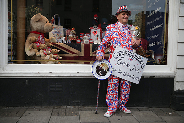 Royal Family News: il vento alza la gonna di Kate Middleton. E Meghan… FOTO Royal Family News: il vento alza la gonna di Kate Middleton. E Meghan… FOTO