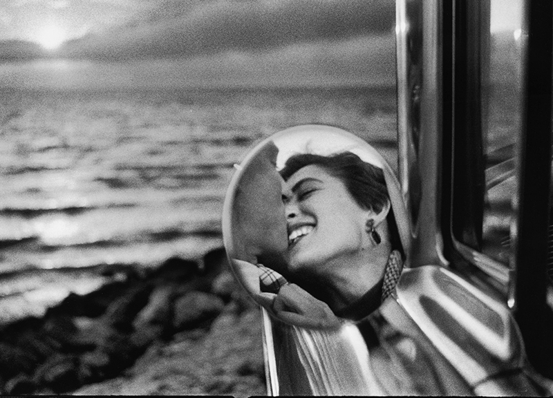 Pavia, i click di Erwitt: ironia e romanticismo in bianco e nero Pavia, i click di Erwitt: ironia e romanticismo in bianco e nero