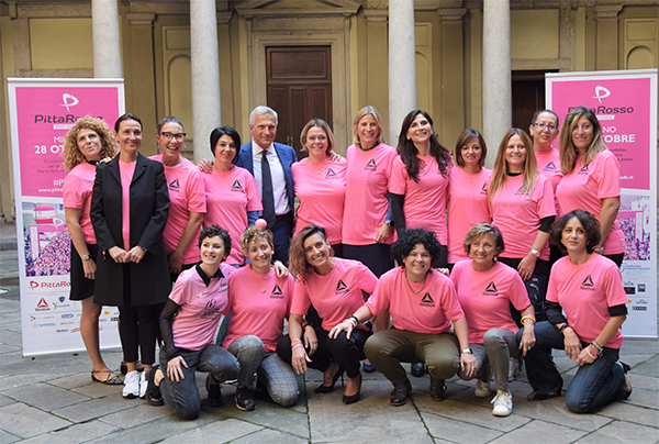 PittaRosso Pink Parade 2018: il 28 ottobre il Duomo si colora di rosa PittaRosso Pink Parade 2018: il 28 ottobre il Duomo si colora di rosa