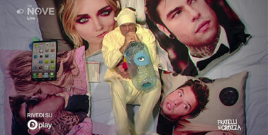 Crozza/Leognez attaccato al boccione dell’acqua limited edition di mamma