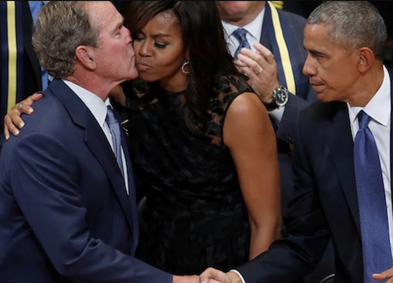 Michelle Obama, George W. Bush: l’odio per Trump crea strani compagni di letto Michelle Obama, George W. Bush: l’odio per Trump crea strani compagni di letto
