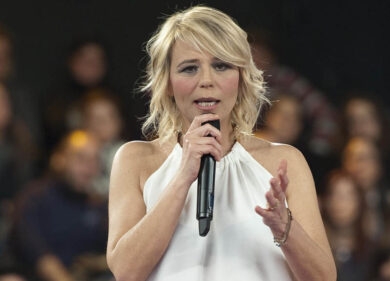 Ascolti Tv Auditel: vince De Filippi, oltre 3,5 mln per l’Olocausto di Ulisse