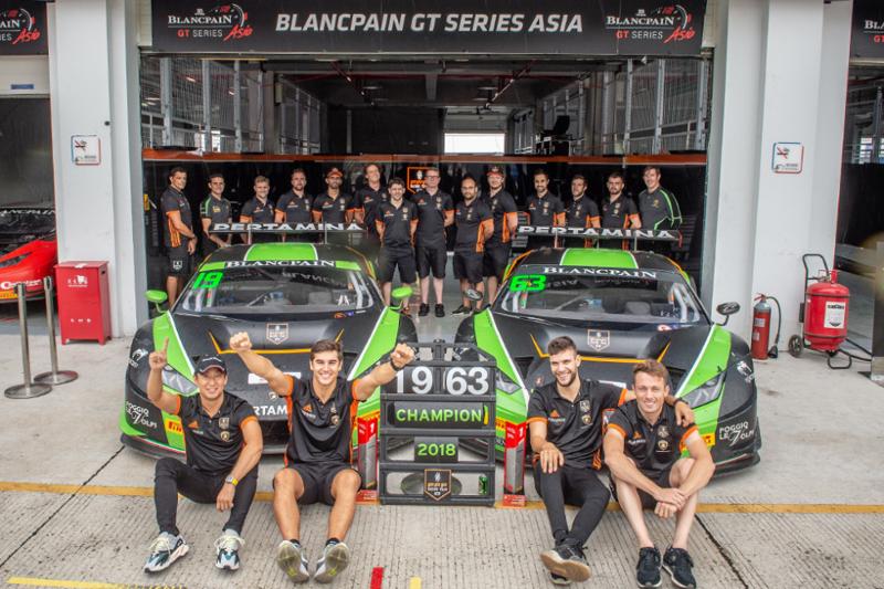 Lamborghini conquista i due mondi Lamborghini conquista i due mondi