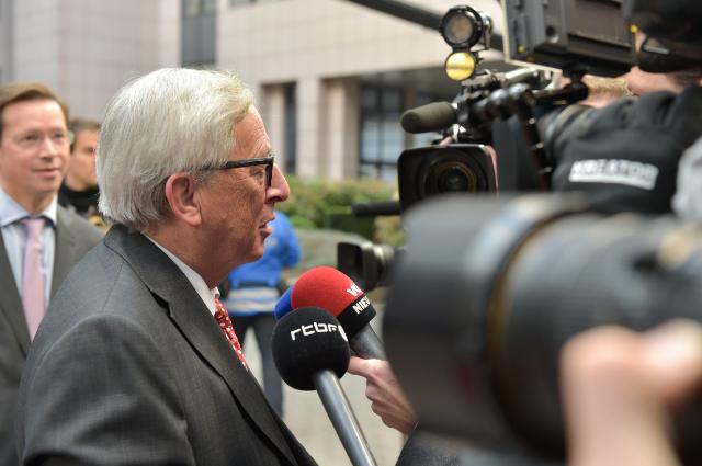 Galleria foto 'Manovra, Italia già nell’angolo Ue. Juncker: “Con l’ok, ira degli altri Paesi”' - foto 1