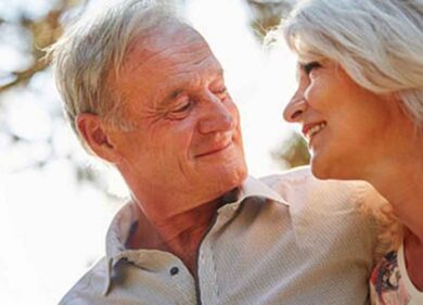 Dating, boom spese per il corteggiamento: quanto costa conquistare una donna