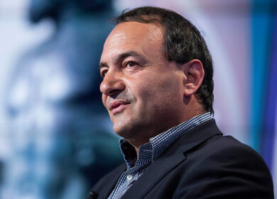 Riace, Lucano sospeso dalla carica di sindaco. “Dormirò in macchina”