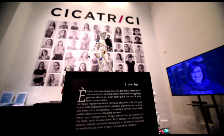 Cicatrici, inaugurata la mostra in Triennale. Le foto