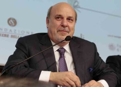Alan Friedman colpisce ancora e parla male dell’Italia