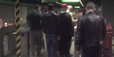 Il “cacciatore” dei borseggiatori. Le ronde di Mattia. Video