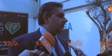 Toti: “Anche se i decreti non sono corti come un tweet andrebbero letti”