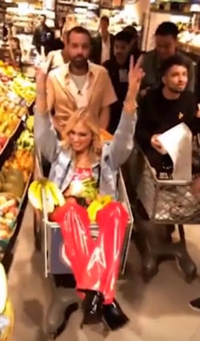Fedez e Chiara Ferragni, party al supermercato: la festa finisce all’Antitrust Fedez e Chiara Ferragni, party al supermercato: la festa finisce all’Antitrust