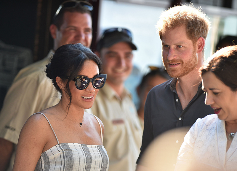 Meghan Markle in abito blu elettrico: il pancino “esplode”. TUTTE LE FOTO Meghan Markle in abito blu elettrico: il pancino “esplode”. TUTTE LE FOTO