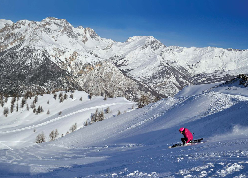 Bardonecchia: al via la campagna Skipass Stagionali e tante altre novità Bardonecchia: al via la campagna Skipass Stagionali e tante altre novità