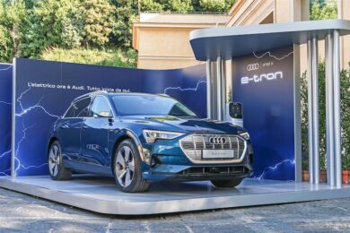Audi  E-Tron: ci pensa  Enel X  alla ricarica rapida
