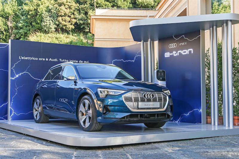 Audi E-Tron: ci pensa Enel X alla ricarica rapida Audi E-Tron: ci pensa Enel X alla ricarica rapida