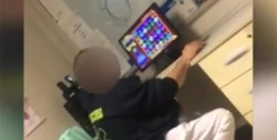 Brescia, infermiere gioca ai videogame