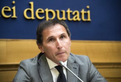 Pd,Boccia ai mercati di Torino.Agli elettori Dem: “Tornate, abbiamo sbagliato”