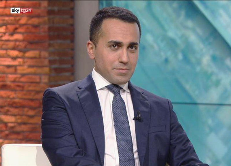 Manovra, il governo non arretra dopo S&P. DI Maio: “Alle banche neanche un e Manovra, il governo non arretra dopo S&P. DI Maio: “Alle banche neanche un e
