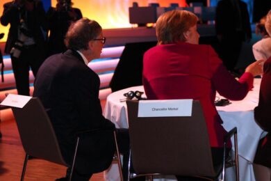 Elezioni Assia, Cucù ad Angela Merkel: “Non sono nata cancelliera”