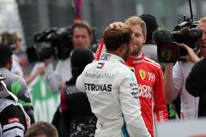 Galleria foto 'F1-Lewis Hamiton campione del mondo. Vettel: “Deluso e vuoto. Ha meritato lui”' - foto 1
