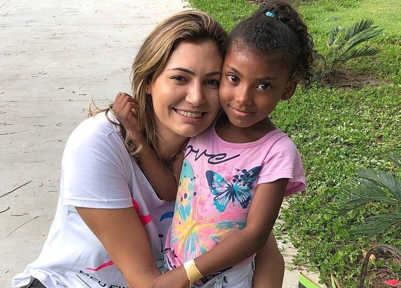 Michelle Bolsonaro, la première dame brasiliana discreta e molto credente Michelle Bolsonaro, la première dame brasiliana discreta e molto credente