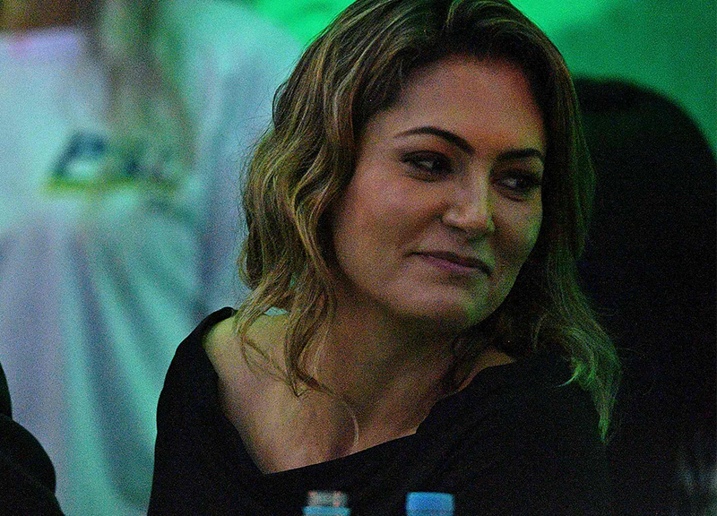 Michelle Bolsonaro, la première dame brasiliana discreta e molto credente Michelle Bolsonaro, la première dame brasiliana discreta e molto credente