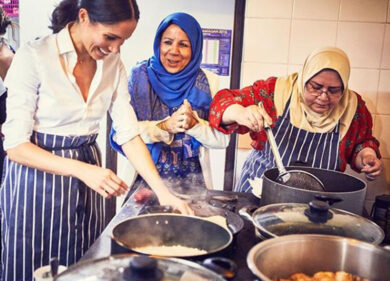 Meghan Markle e Harry: prime carezze alla pancia. ROYAL FAMILY NEWS