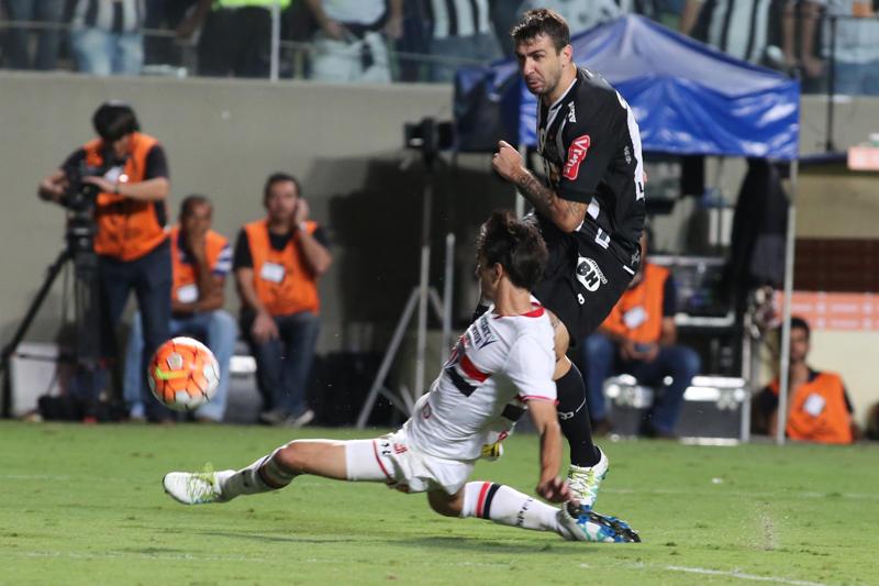 Milan accelera per Rodrigo Caio a gennaio. AC MILAN NEWS CALCIOMERCATO Milan accelera per Rodrigo Caio a gennaio. AC MILAN NEWS CALCIOMERCATO