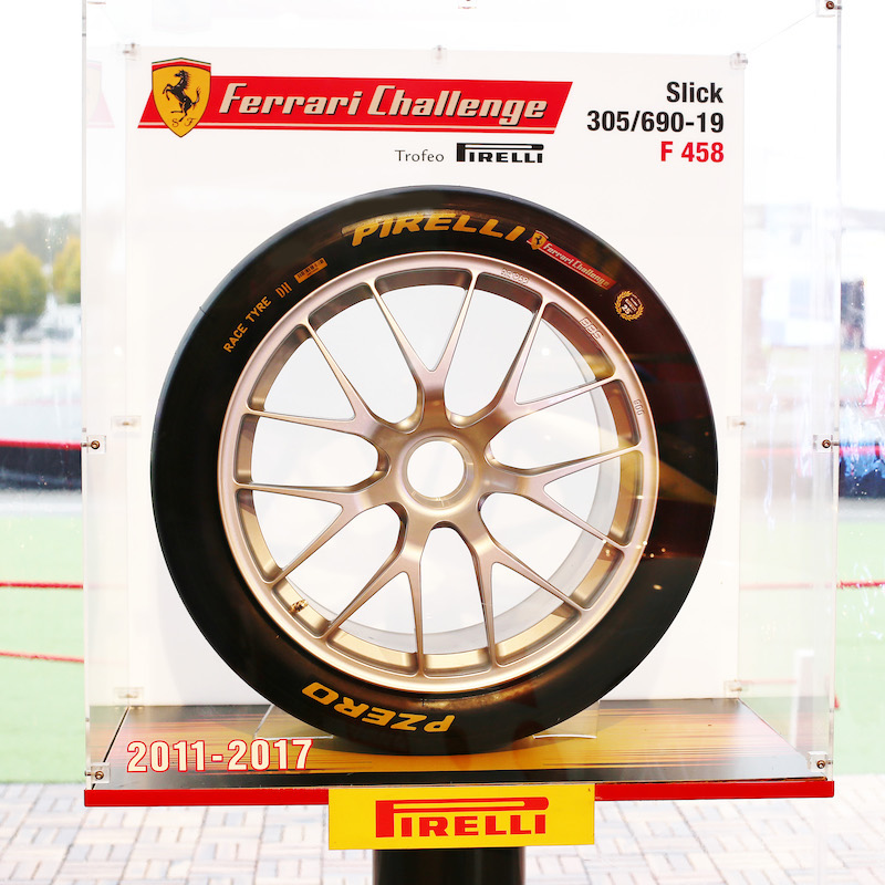 Pirelli racconta l’evoluzione tecnologica dei pneumatici al Ferrari challenge Pirelli racconta l’evoluzione tecnologica dei pneumatici al Ferrari challenge